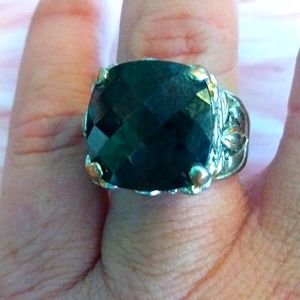 Stunning sterling silver with black onyx size 7 ring